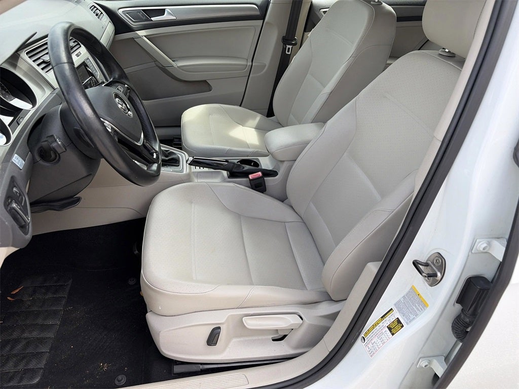 2015 Volkswagen Golf TDI S 4-Door