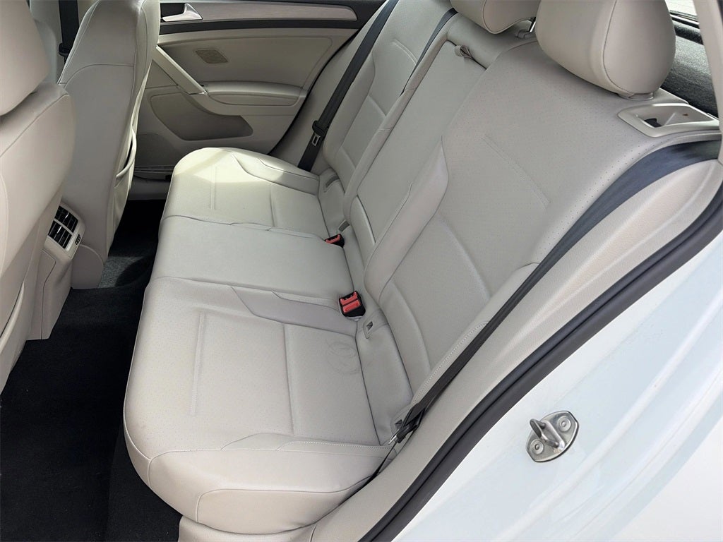 2015 Volkswagen Golf TDI S 4-Door