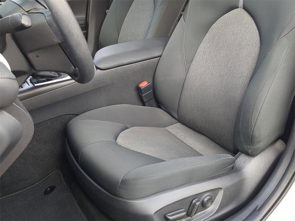 2022 Toyota Camry Hybrid LE