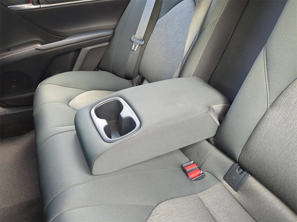 2022 Toyota Camry Hybrid LE