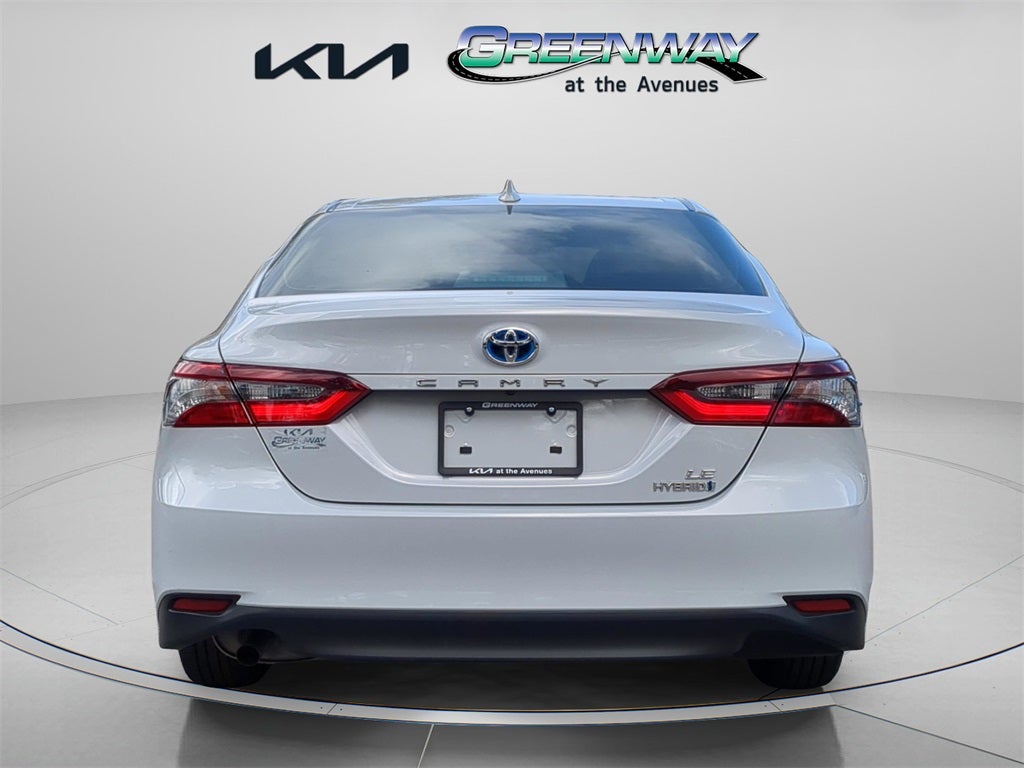 2022 Toyota Camry Hybrid LE