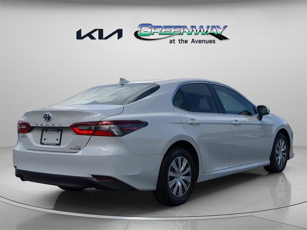 2022 Toyota Camry Hybrid LE