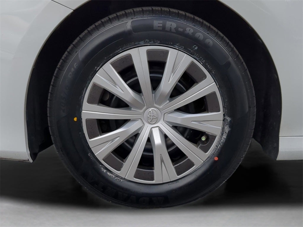 2022 Toyota Camry Hybrid LE