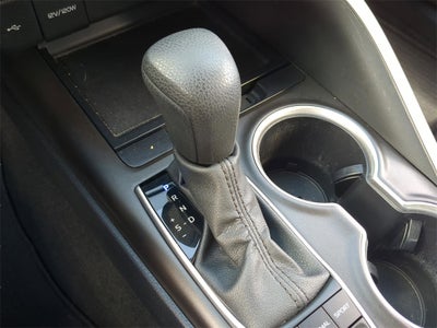 2022 Toyota Camry Hybrid LE