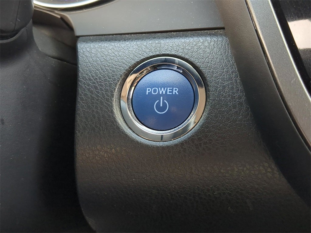 2022 Toyota Camry Hybrid LE