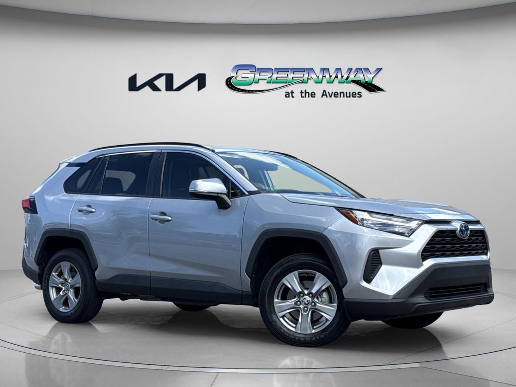 2022 Toyota RAV4 Hybrid XLE