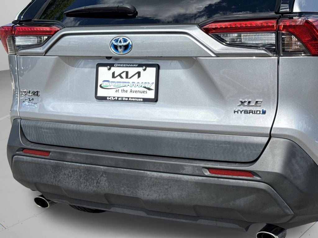 2022 Toyota RAV4 Hybrid XLE