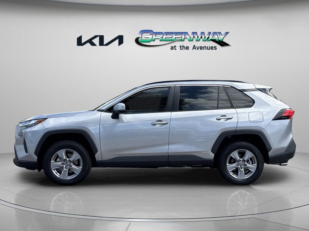 2022 Toyota RAV4 Hybrid XLE