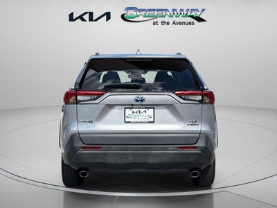 2022 Toyota RAV4 Hybrid XLE