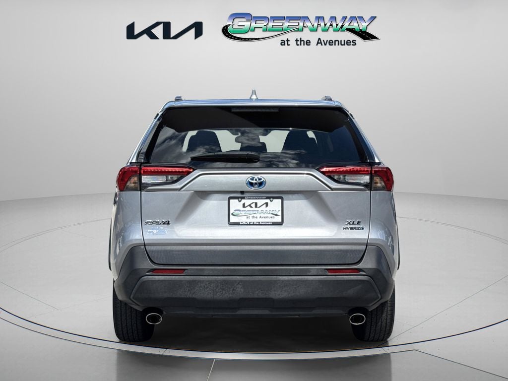 2022 Toyota RAV4 Hybrid XLE
