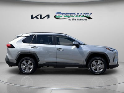 2022 Toyota RAV4 Hybrid XLE