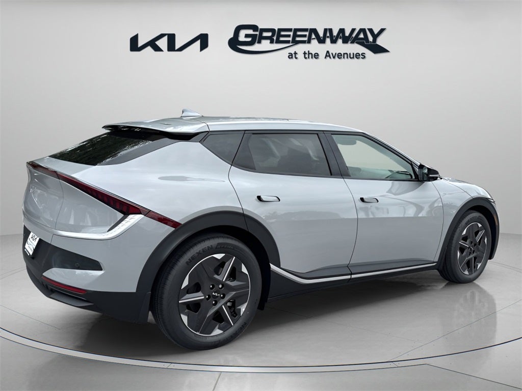 2025 Kia EV6 Light