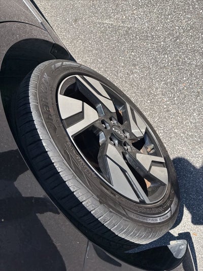 2023 Kia Soul GT-Line 18" Alloy Wheels