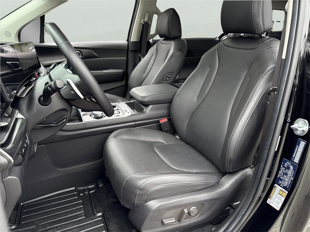 2025 Kia Carnival Hybrid SX Dark Edition Package