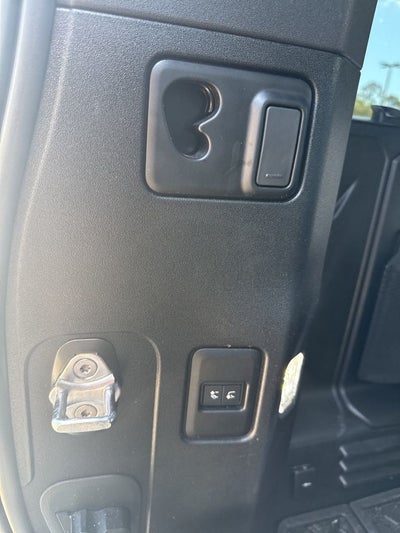 2025 Land Rover Defender 110 S